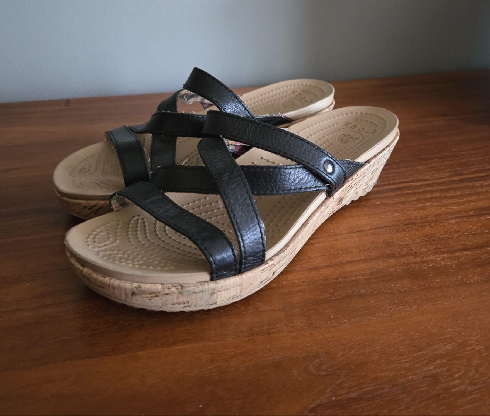 CROCS Black Wedge Sandals with Crisscross Straps and Ergonomic Sole